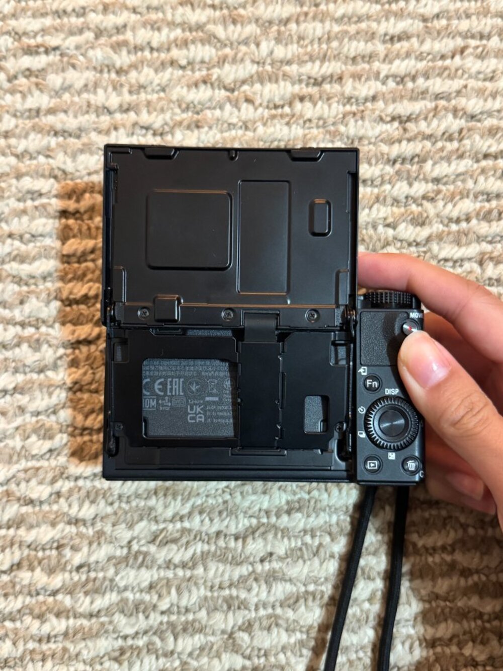 Sony Cyber-Shot DSC-RX100 V Camera - Picture 6 of 11